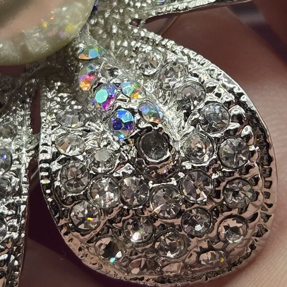 Premier Designs Prissy Brooch Rhinestones Faux Pearl Floral Motif Formal 2" READ - Picture 6 of 10